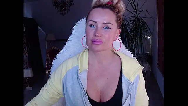 Snapshot of eyesangel22 chatting on 03-21-25, 05:32 eyesangel22 online show from 03-21-25, 05:32