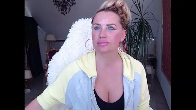 Snapshot of eyesangel22 chatting on 03-21-25, 10:17 eyesangel22 online show from 03-21-25, 10:17