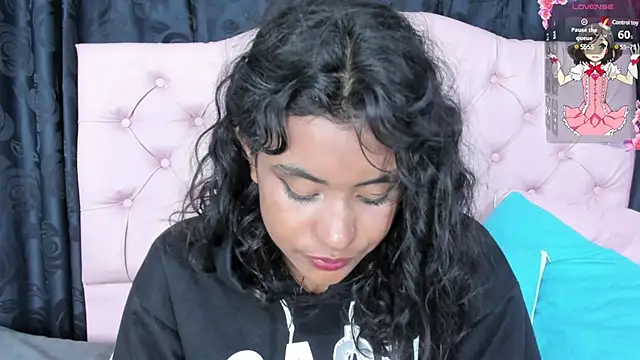 Snapshot of Applehot_LRR chatting on 02-05-25, 08:32 Applehot LRR online show from 02-05-25, 08:32