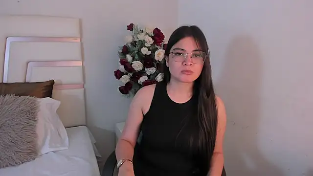 CamilaSofiia online show from 02-05-25, 07:42
