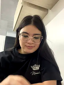 CamilaSofiia online show from 10-05-25, 04:38