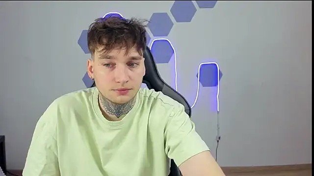 Chris Tyson online show from 12-21-24, 08:10