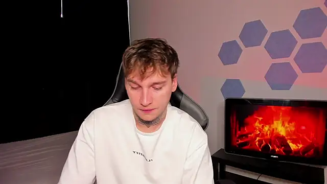 Chris Tyson online show from 10-04-25, 10:02