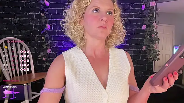 Snapshot of AmberJade_AmJ chatting on 03-13-25, 12:05 AmberJade AmJ online show from 03-13-25, 12:05