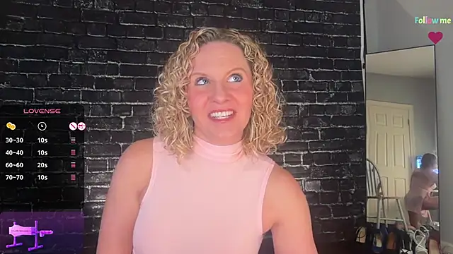 Snapshot of AmberJade_AmJ chatting on 10-15-25, 12:11 AmberJade AmJ online show from 10-15-25, 12:11