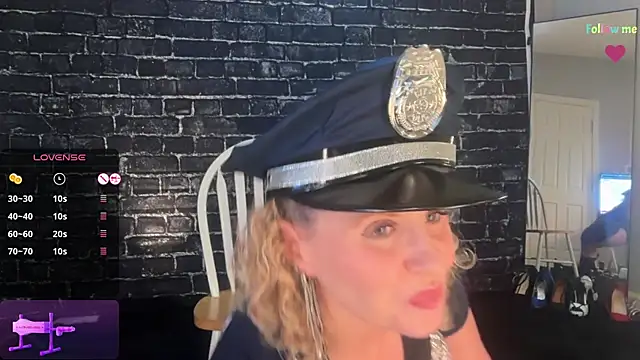 Snapshot of AmberJade_AmJ chatting on 10-30-25, 12:12 AmberJade AmJ online show from 10-30-25, 12:12