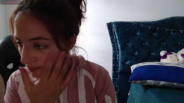 Kate lorens9 online show from 03-17-25, 06:42