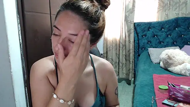 Kate lorens9 online show from 11-06-25, 12:17