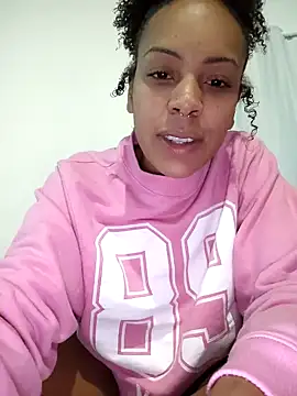 Julia Pretinha online show from 01-04-25, 03:07