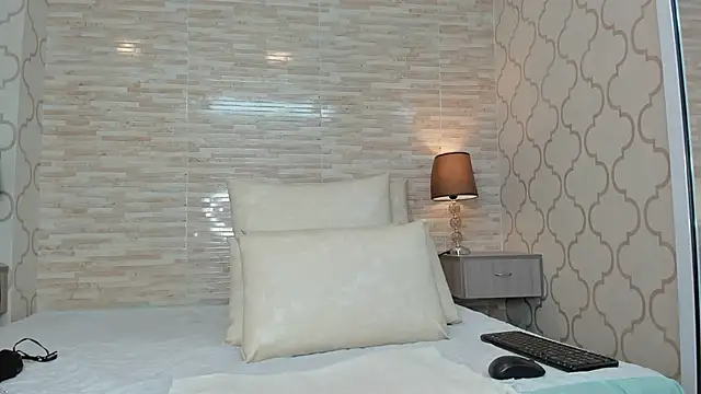 Snapshot of ZoeSmitth chatting on 01-30-25, 12:06 ZoeSmitth online show from 01-30-25, 12:06