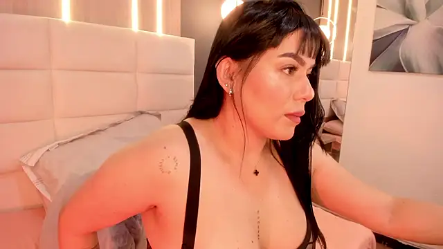 Snapshot of Miah_gomez_ chatting on 01-11-25, 07:05 Miah gomez online show from 01-11-25, 07:05