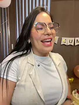 Snapshot of Miah_gomez_ chatting on 01-30-25, 07:04 Miah gomez online show from 01-30-25, 07:04