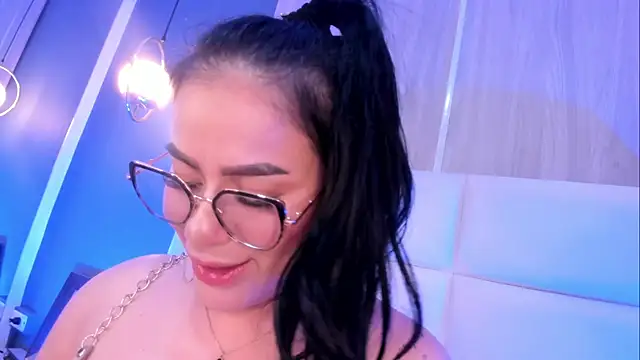 Snapshot of Miah_gomez_ chatting on 03-19-25, 11:03 Miah gomez online show from 03-19-25, 11:03