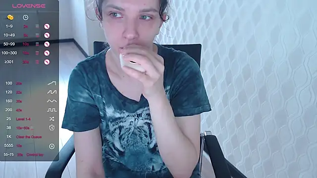 LisaHeart online show from 11-20-25, 12:38