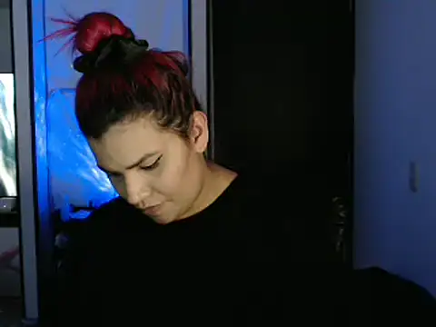 Snapshot of CarolinaRincon chatting on 02-11-25, 11:12 CarolinaRincon online show from 02-11-25, 11:12