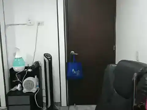 Snapshot of CarolinaRincon chatting on 03-06-25, 08:27 CarolinaRincon online show from 03-06-25, 08:27