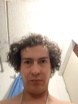 Snapshot of yonson90s chatting on 09-30-25, 03:22 yonson90s online show from 09-30-25, 03:22