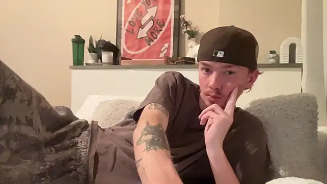 Snapshot of younghungginger chatting on 12-13-24, 12:20 younghungginger online show from 12-13-24, 12:20