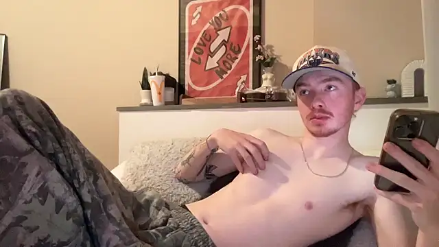 Snapshot of younghungginger chatting on 01-22-25, 01:53 younghungginger online show from 01-22-25, 01:53