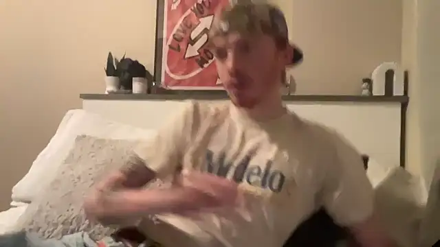 Snapshot of younghungginger chatting on 02-06-25, 12:43 younghungginger online show from 02-06-25, 12:43