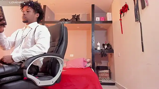 AlejoKhalifa  online show from 04-02-26, 11:46