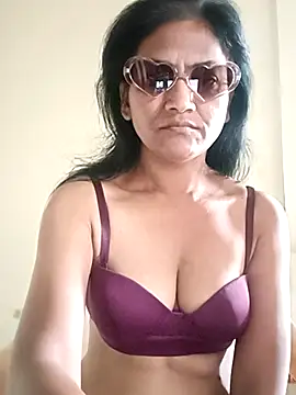 sunita6009 online show from 10-17-25, 02:59