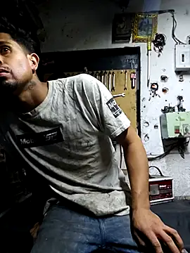 Snapshot of pene_latinoriico chatting on 10-29-25, 06:26 pene latinoriico online show from 10-29-25, 06:26