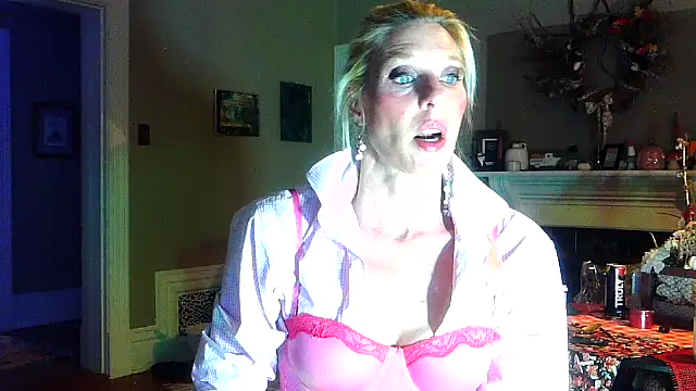 Glamazonx online show from 10-28-25, 03:43