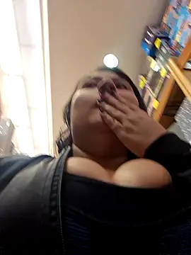 Snapshot of Celeem_ chatting on 10-11-25, 09:46 Celeem  online show from 10-11-25, 09:46