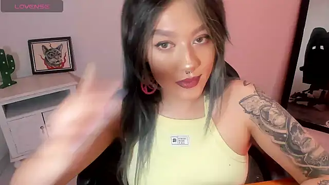 kat apple online show from 10-24-25, 03:41