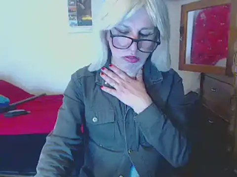 LorenJade online show from 12-15-24, 11:42