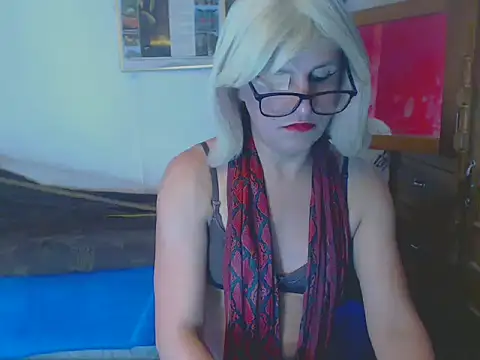 LorenJade online show from 03-11-25, 07:04