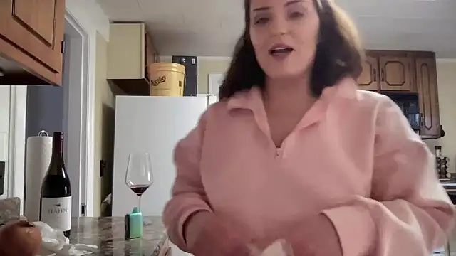 Snapshot of sexylilly69 chatting on 02-17-25, 10:25 sexylilly69 online show from 02-17-25, 10:25