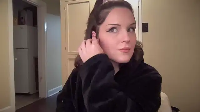 Snapshot of sexylilly69 chatting on 03-04-25, 03:33 sexylilly69 online show from 03-04-25, 03:33