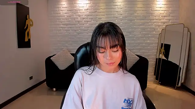 GigiLee  online show from 01-05-25, 02:27