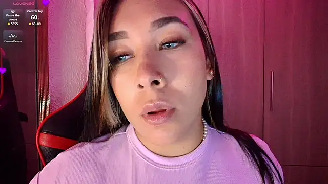 leahtemptation3 online show from 04-04-26, 09:34