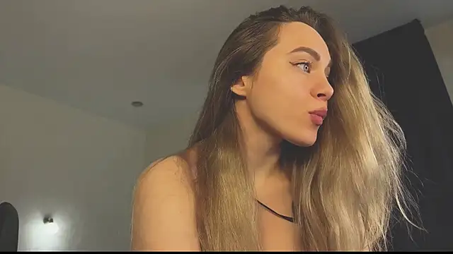 Snapshot of hotexclusive_ chatting on 03-07-25, 05:08 hotexclusive  online show from 03-07-25, 05:08