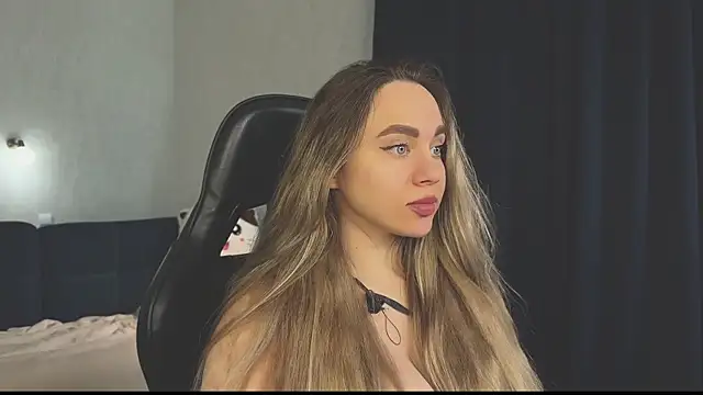 Snapshot of hotexclusive_ chatting on 03-07-25, 08:13 hotexclusive  online show from 03-07-25, 08:13