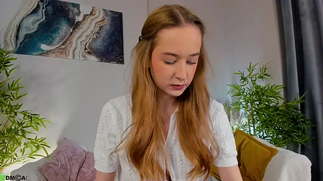 Sweett Monica online show from 11-14-25, 01:04