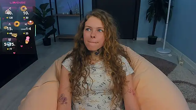 RayaNenlia online show from 03-18-25, 11:19