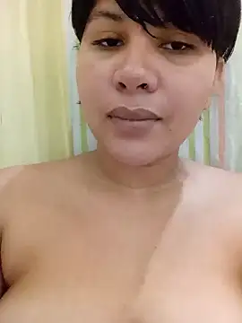 Snapshot of Yara0k chatting on 12-19-24, 09:18 Yara0k online show from 12-19-24, 09:18