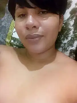 Snapshot of Yara0k chatting on 01-16-25, 10:10 Yara0k online show from 01-16-25, 10:10