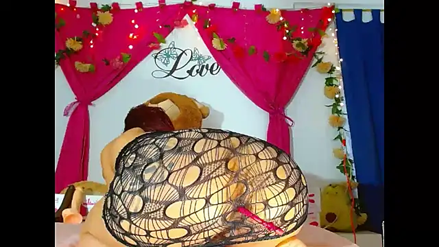 natashakissess online show from 01-06-26, 04:00