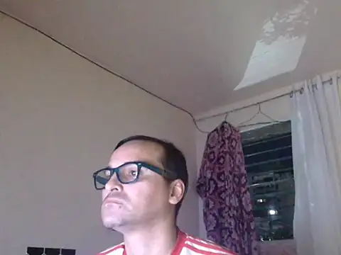 Snapshot of ClarkGiven chatting on 10-20-25, 07:31 ClarkGiven online show from 10-20-25, 07:31