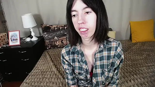 Snapshot of Unusual_G chatting on 01-10-25, 11:22 Unusual G online show from 01-10-25, 11:22