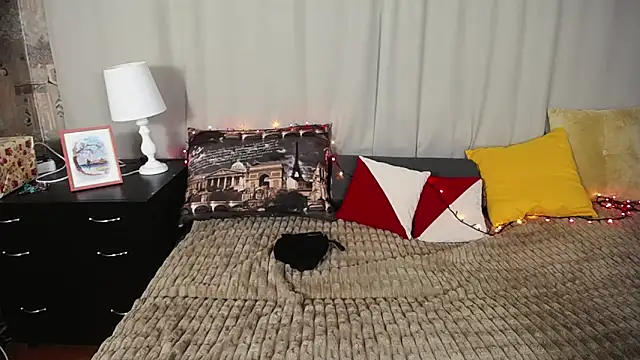 Snapshot of Unusual_G chatting on 01-17-25, 06:04 Unusual G online show from 01-17-25, 06:04