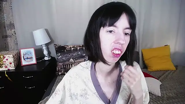 Snapshot of Unusual_G chatting on 02-03-25, 09:30 Unusual G online show from 02-03-25, 09:30