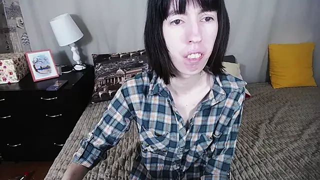 Snapshot of Unusual_G chatting on 02-07-25, 06:24 Unusual G online show from 02-07-25, 06:24