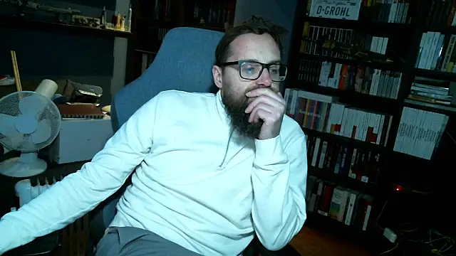 Snapshot of MeSteff chatting on 12-29-24, 10:36 MeSteff online show from 12-29-24, 10:36