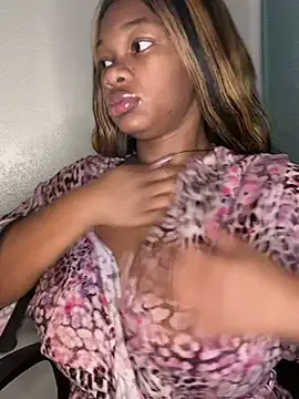 Snapshot of CharismaaBanx chatting on 12-08-24, 10:41 CharismaaBanx online show from 12-08-24, 10:41